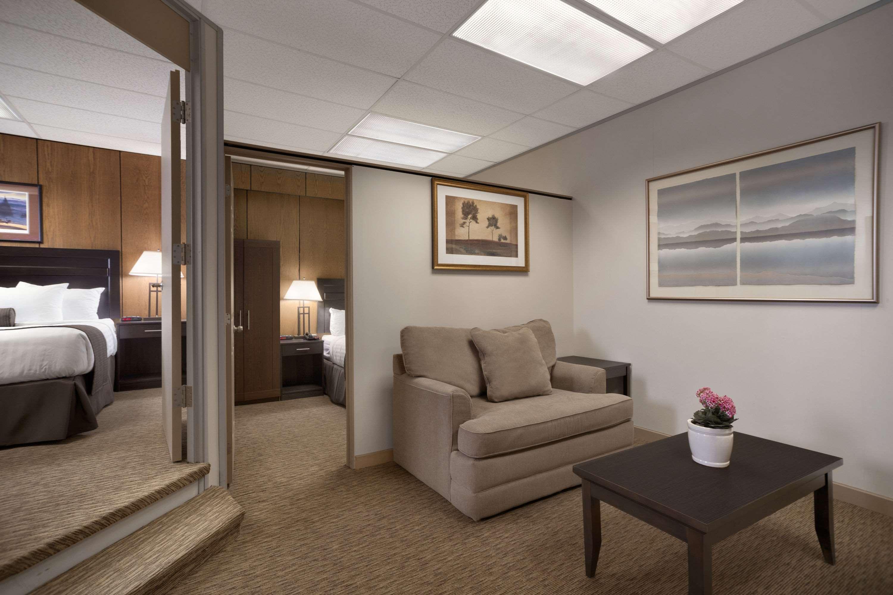 Days Inn & Suites By Wyndham Sault Ste. Marie On Exteriör bild