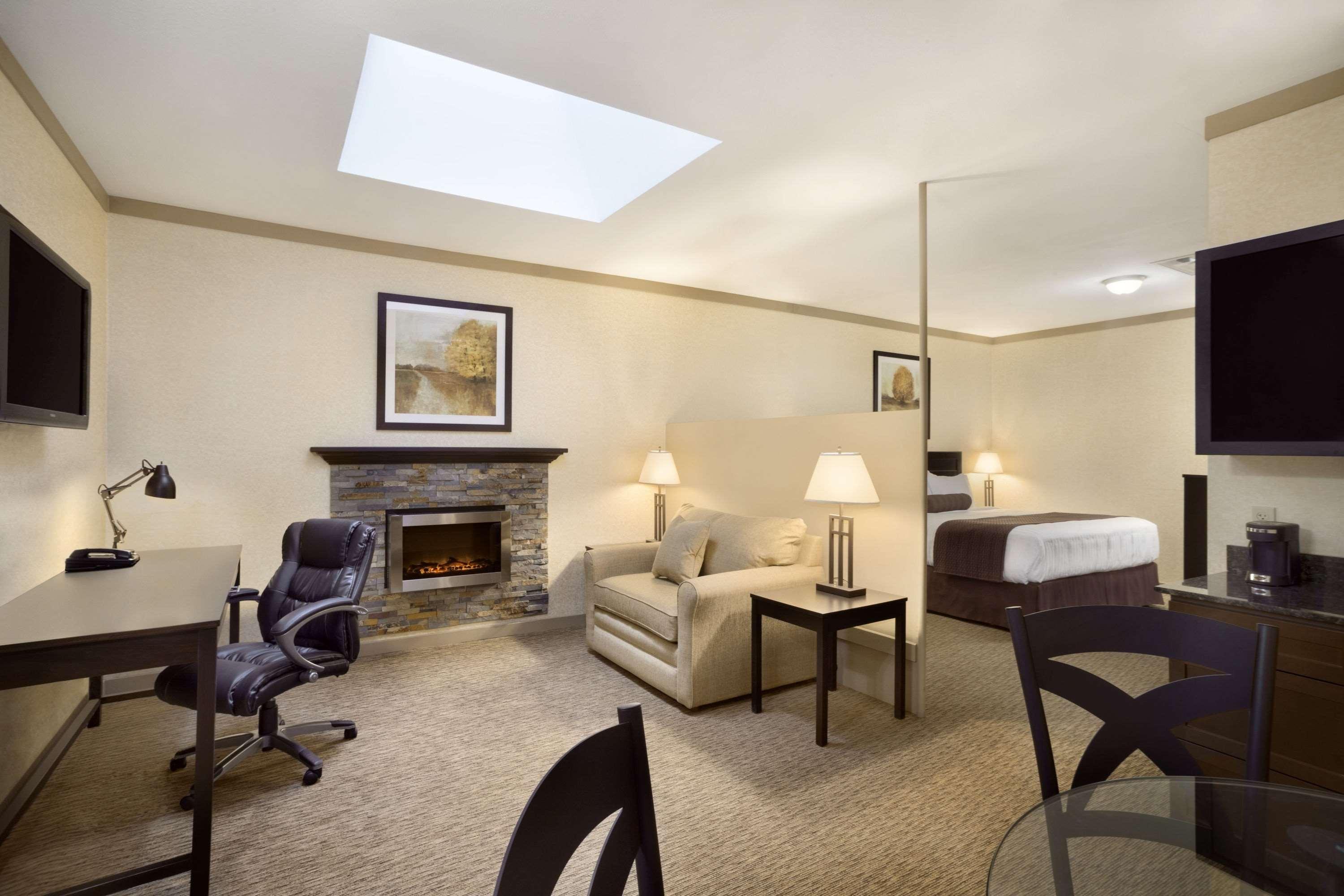 Days Inn & Suites By Wyndham Sault Ste. Marie On Exteriör bild
