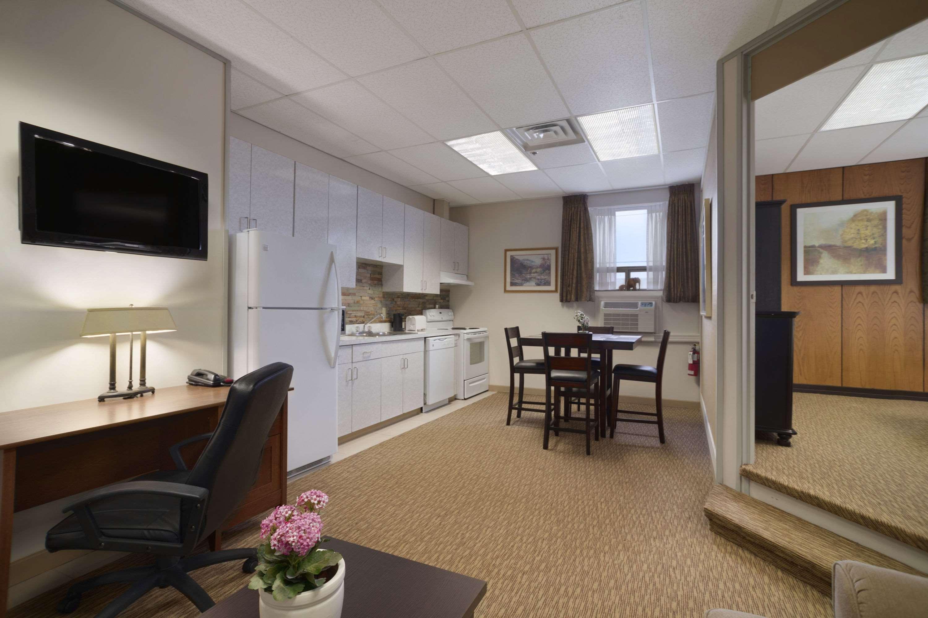 Days Inn & Suites By Wyndham Sault Ste. Marie On Exteriör bild