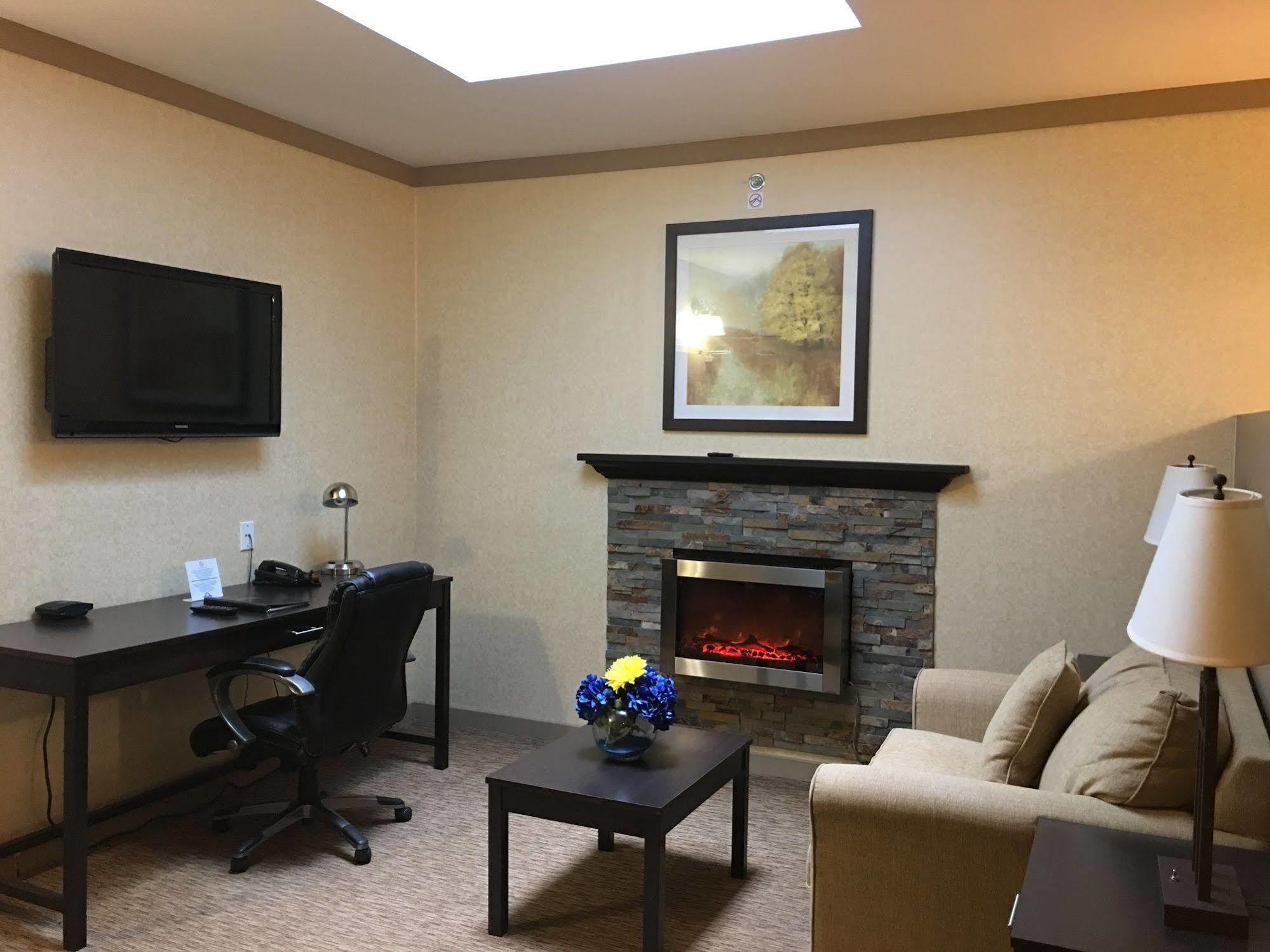 Days Inn & Suites By Wyndham Sault Ste. Marie On Exteriör bild